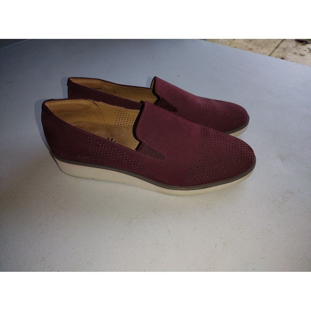 Softwalk Burgundy Perforated Wedge Slip On Loafers Women Size‎ 7M